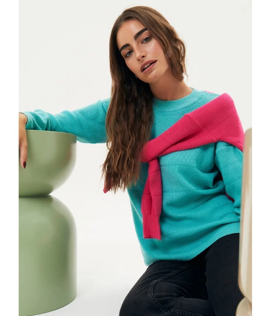 Sweater punto ingles con lineas y relieve
